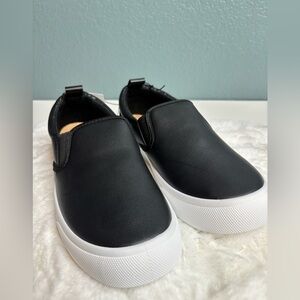 NWT Maurice’s SuperCush Kate Slip-On Sneakers Black White Sole Size 6.5